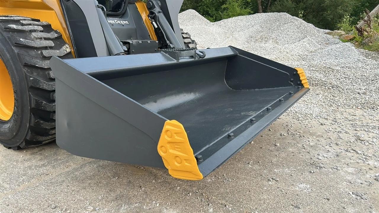 John Deere 332D  2010