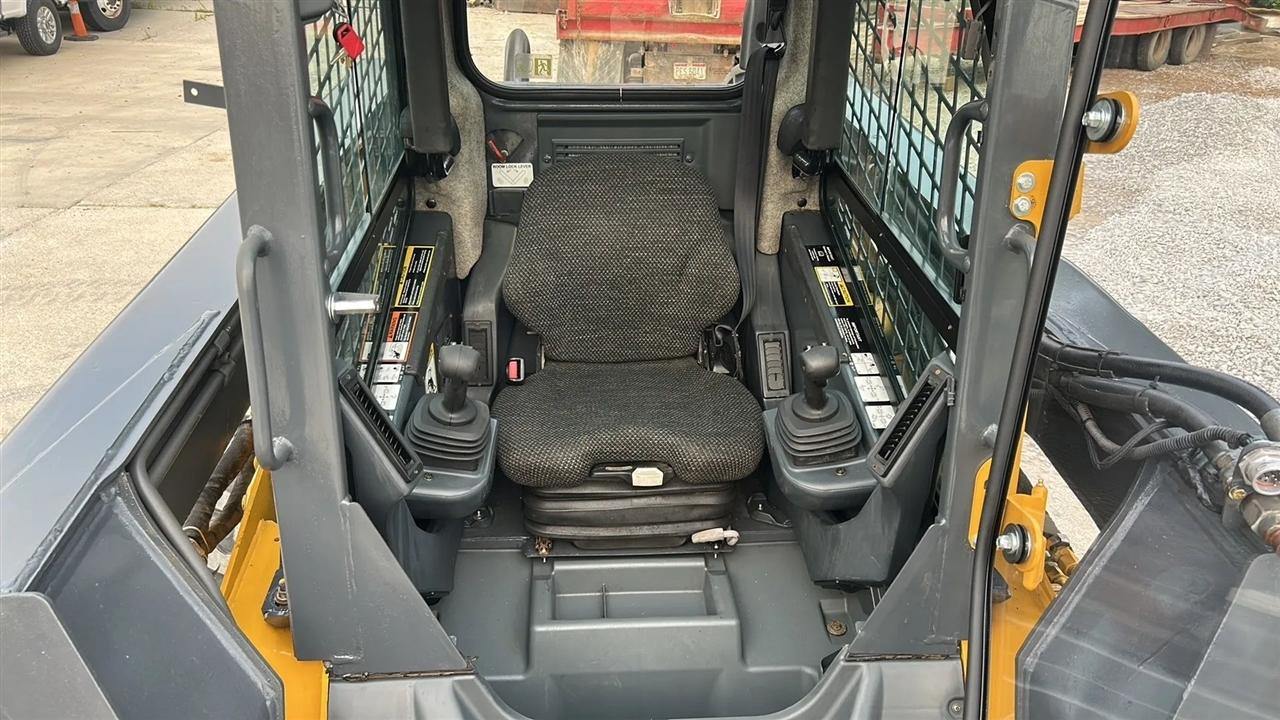 John Deere 332D  2010