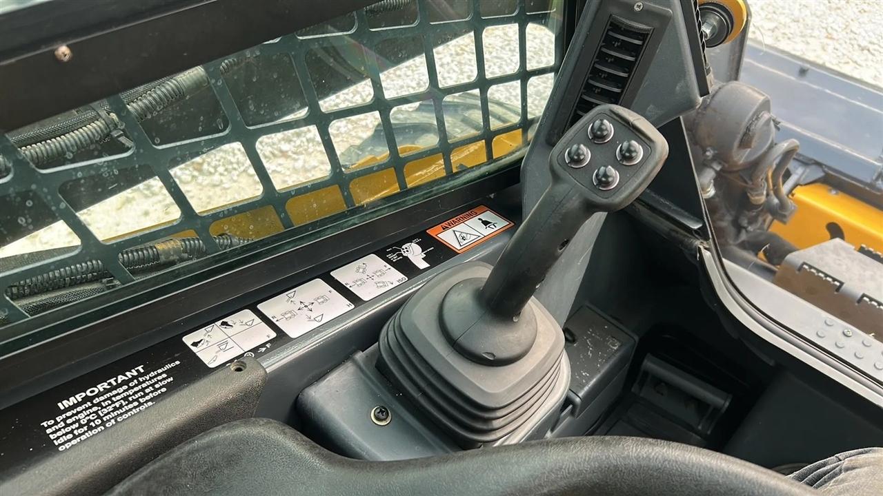 John Deere 332D  2010