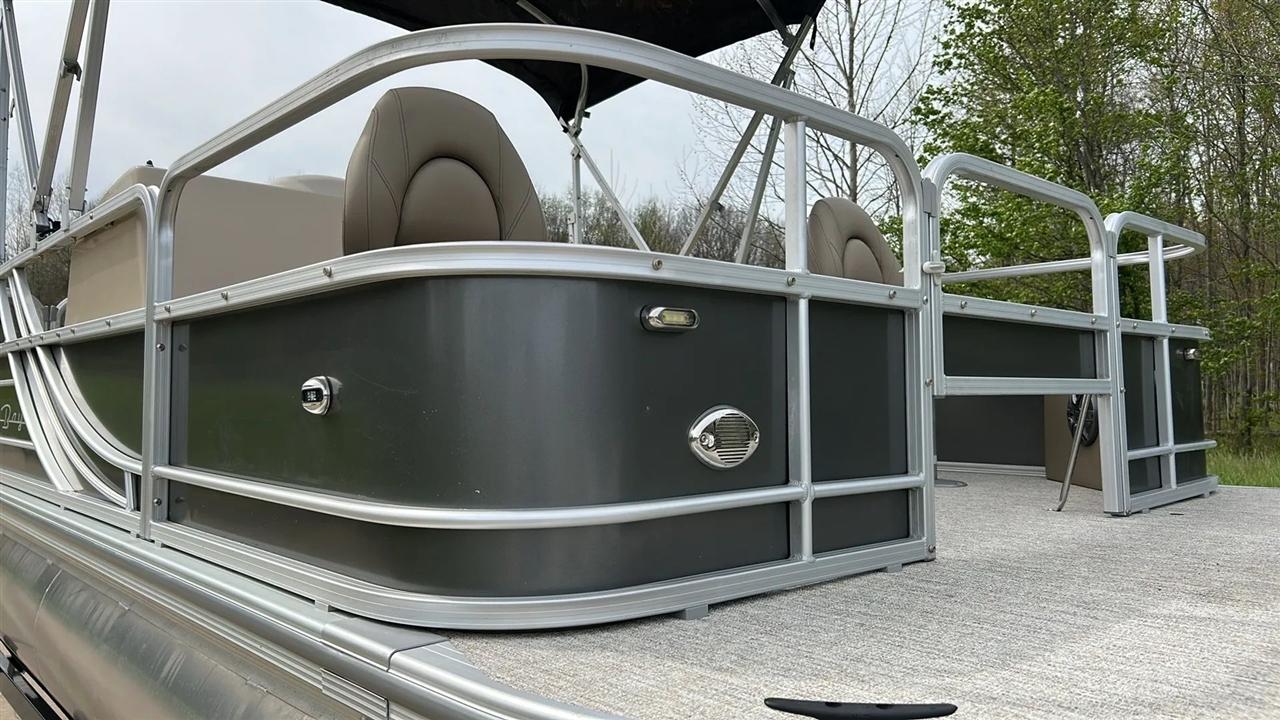 SouthBay Pontoon  2021