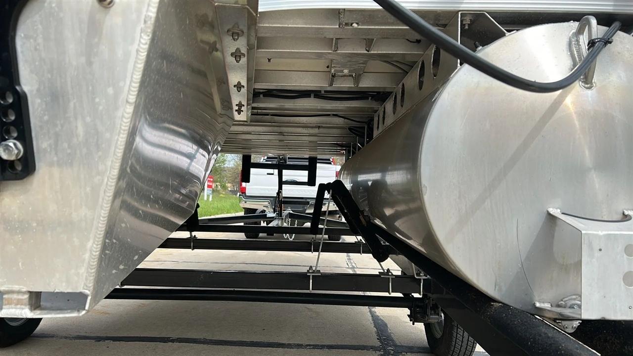 SouthBay Pontoon  2021