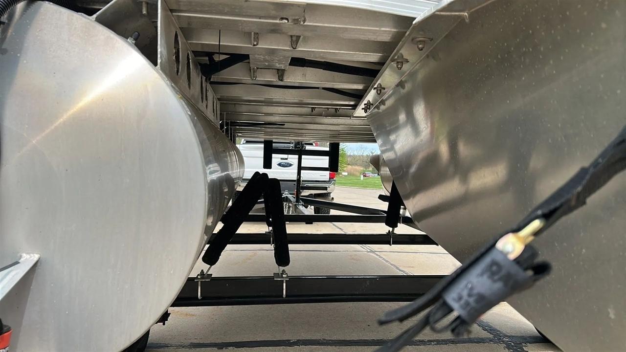 SouthBay Pontoon  2021