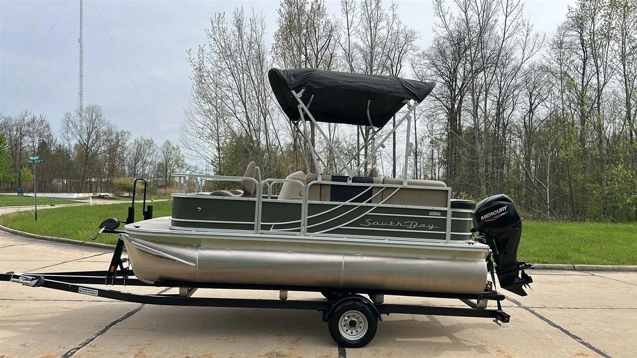 SouthBay Pontoon  2021