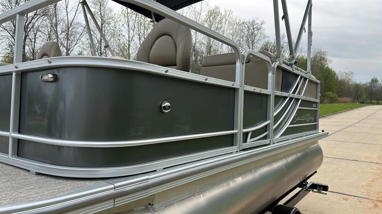 SouthBay Pontoon  2021