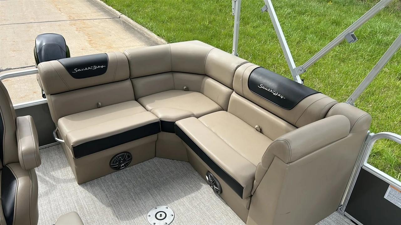 SouthBay Pontoon  2021