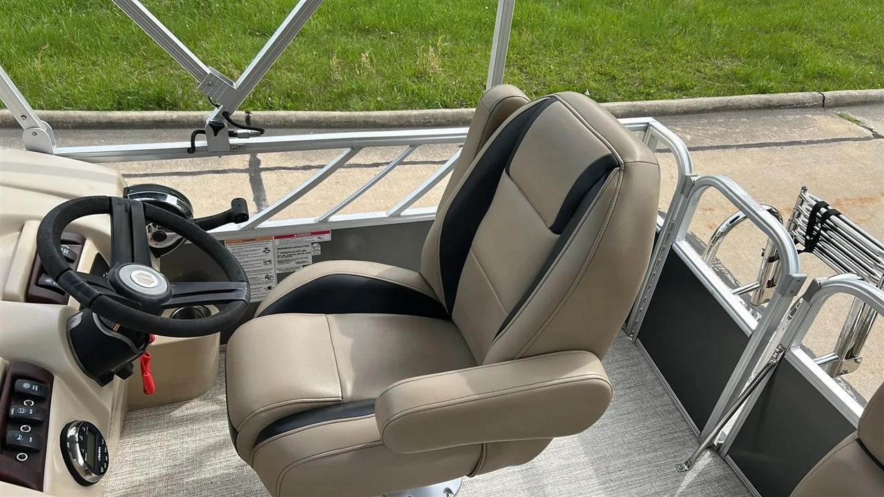 SouthBay Pontoon  2021