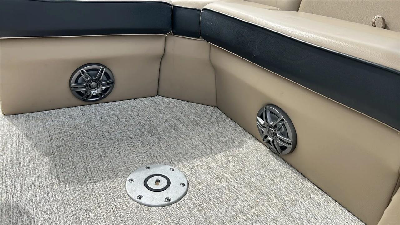 SouthBay Pontoon  2021