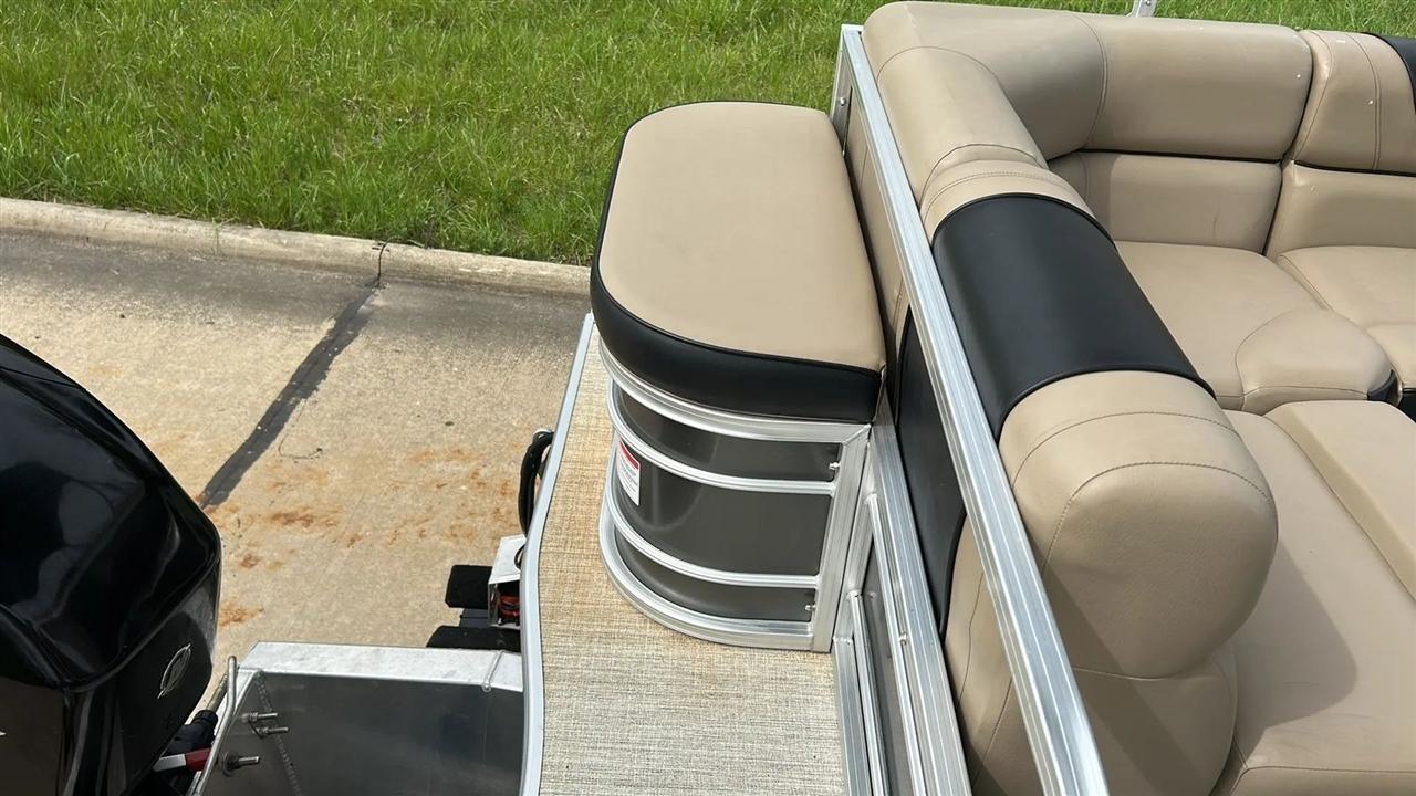 SouthBay Pontoon  2021