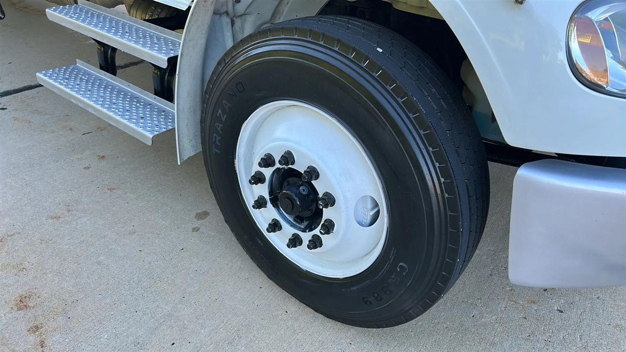 Freightliner M2 106  2022