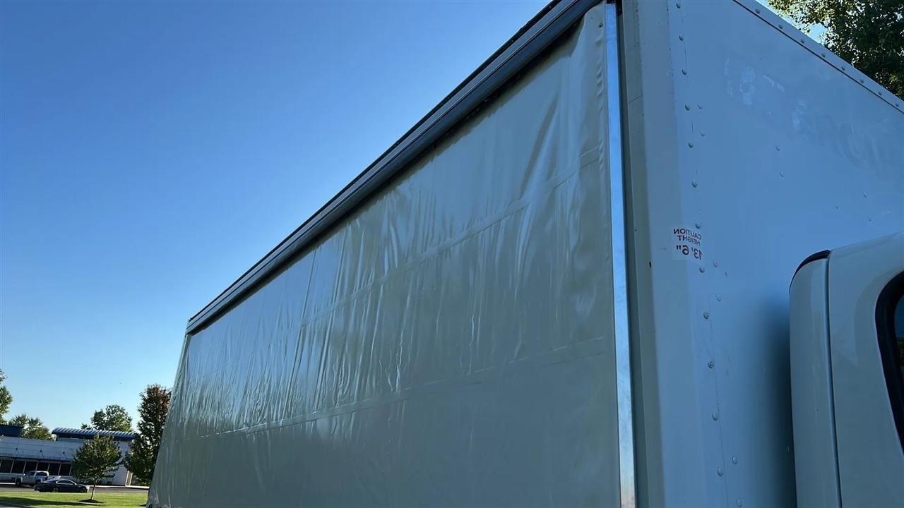 Freightliner M2 106  2022