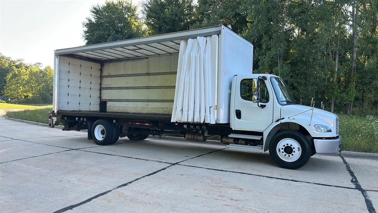 Freightliner M2 106  2022