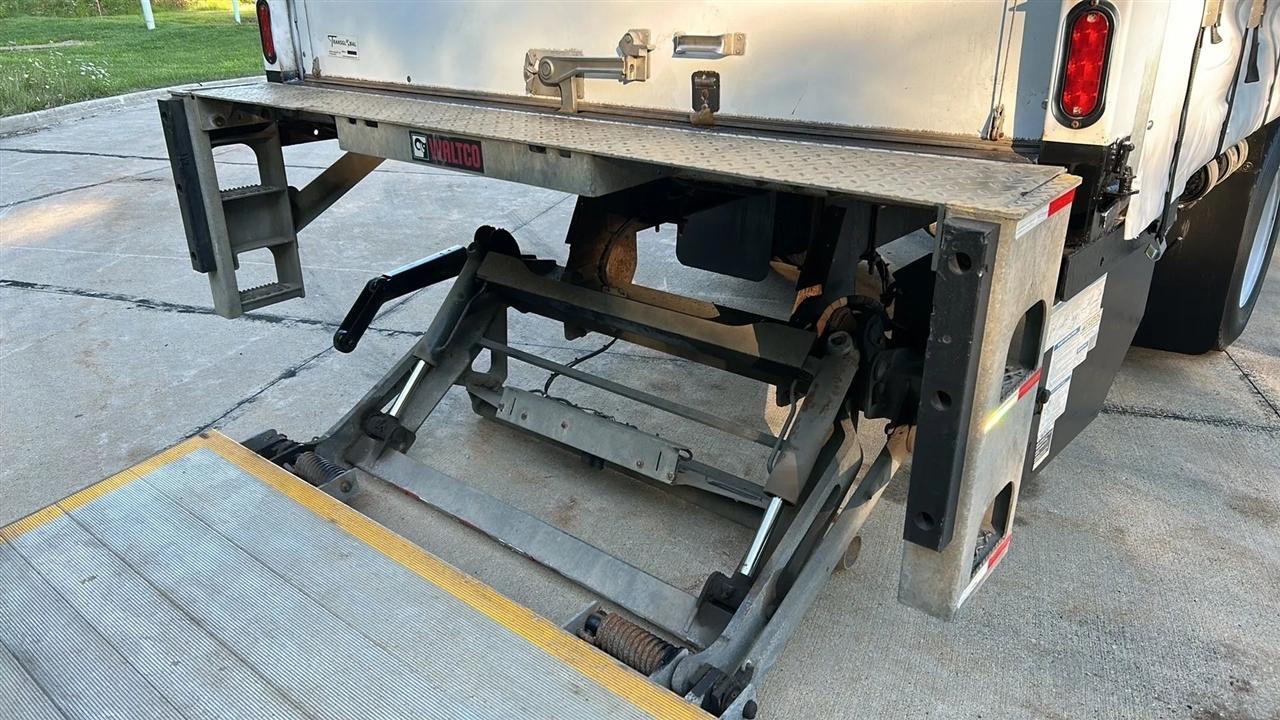 Freightliner M2 106  2022