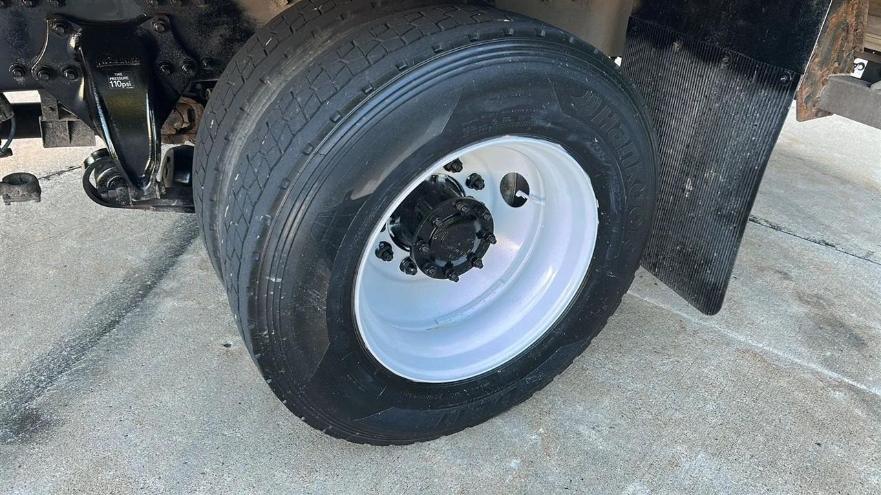 Freightliner M2 106  2022