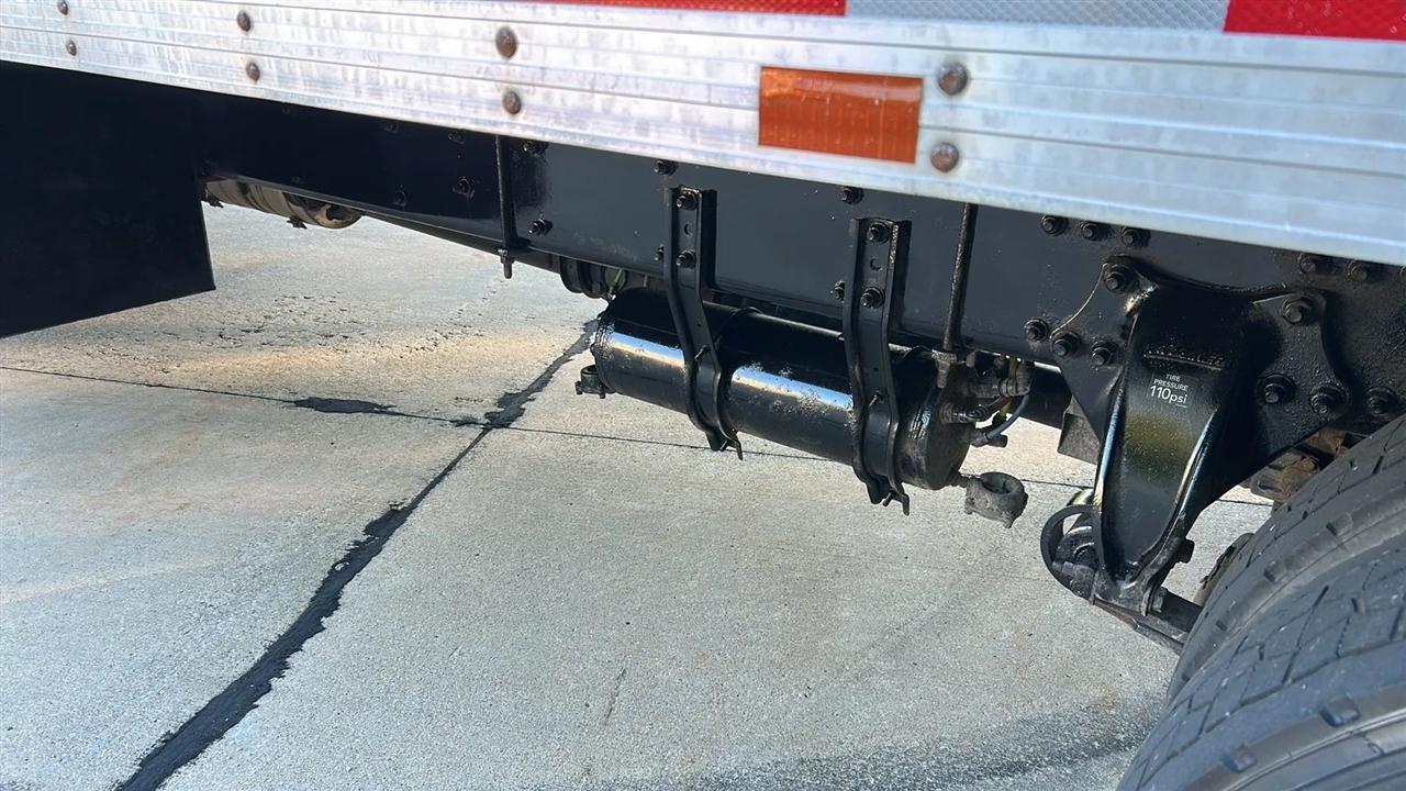 Freightliner M2 106  2022