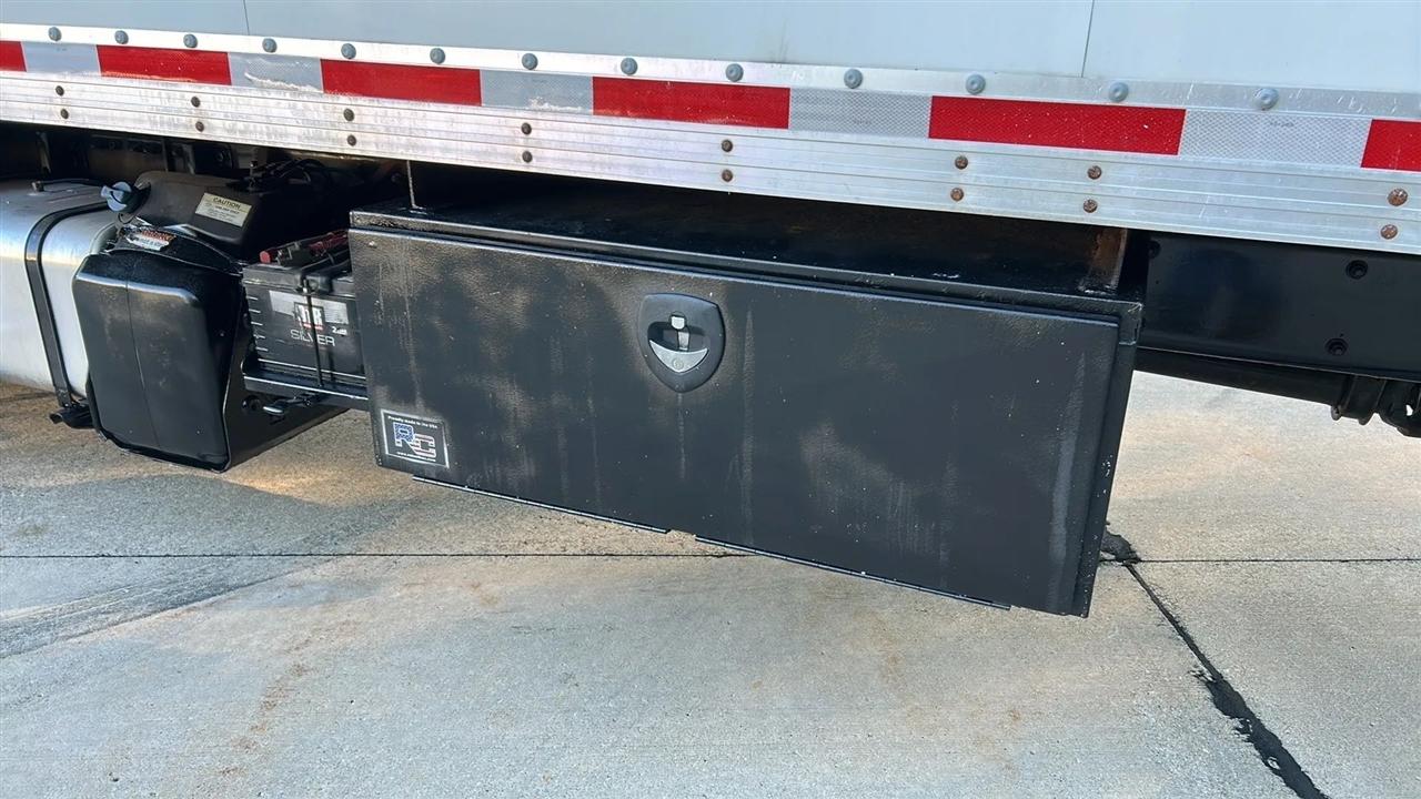 Freightliner M2 106  2022