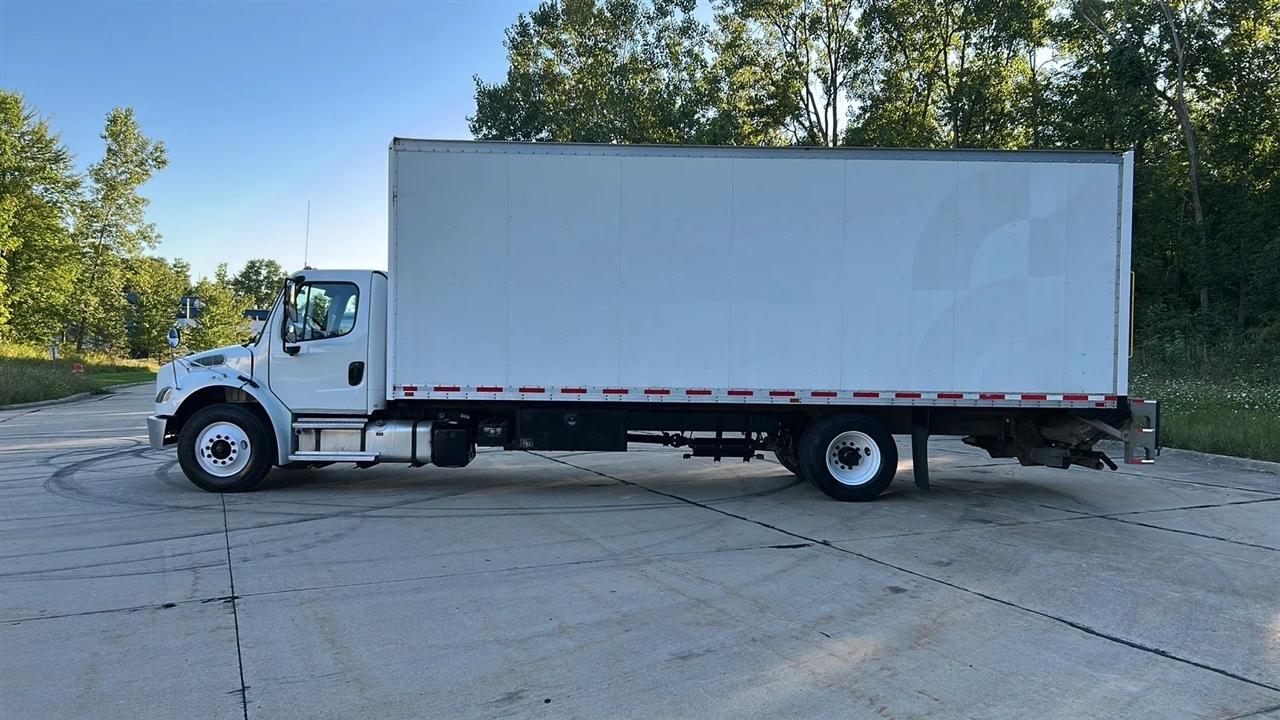 Freightliner M2 106  2022