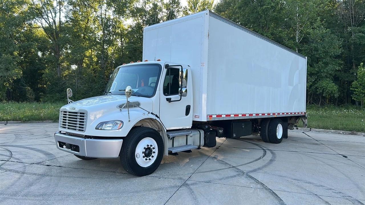 Freightliner M2 106  2022