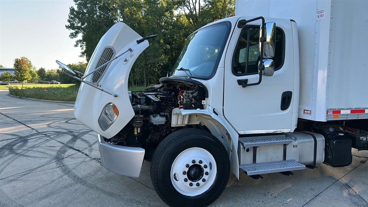 Freightliner M2 106  2022