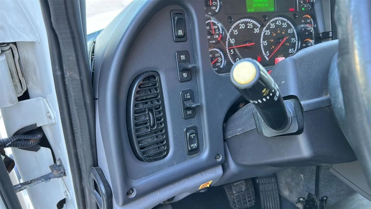 Freightliner M2 106  2022