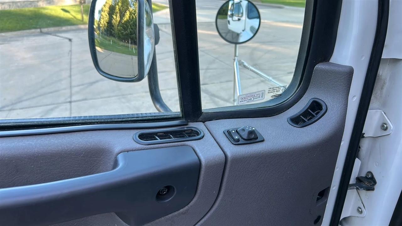 Freightliner M2 106  2022