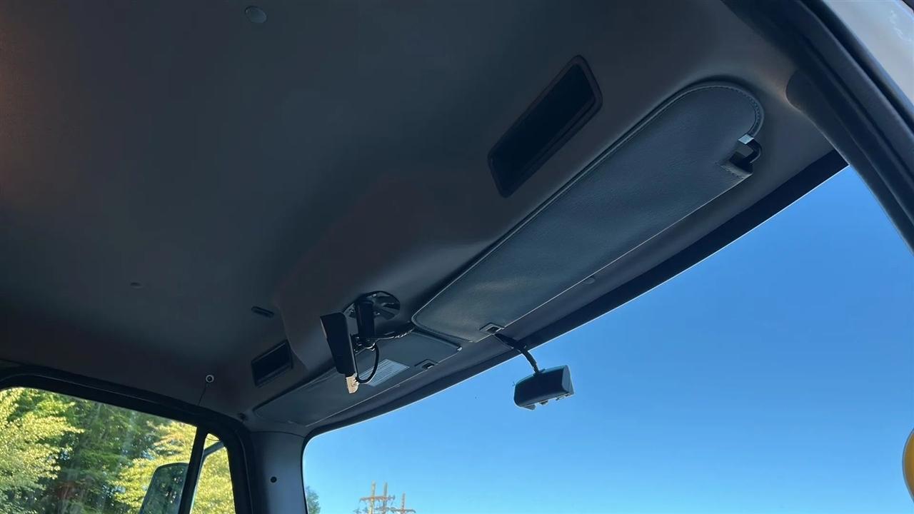 Freightliner M2 106  2022