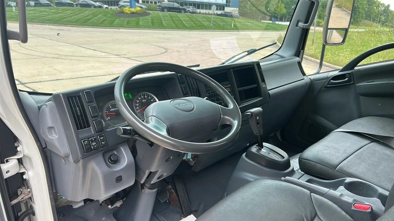 Isuzu NPR  2013
