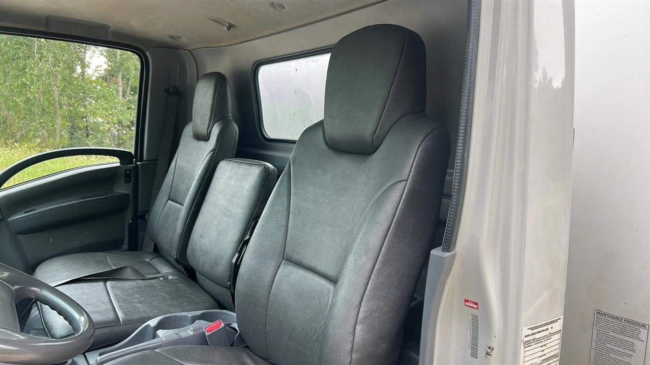 Isuzu NPR  2013