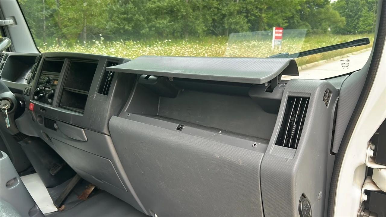 Isuzu NPR  2013
