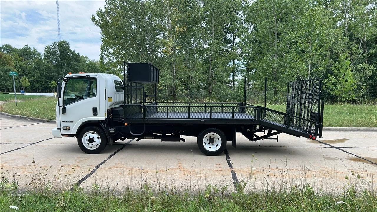 Isuzu NPR HD  2017