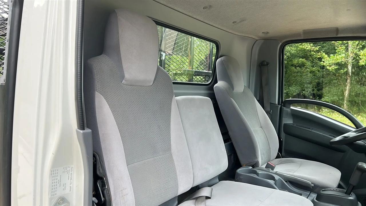 Isuzu NPR HD  2017