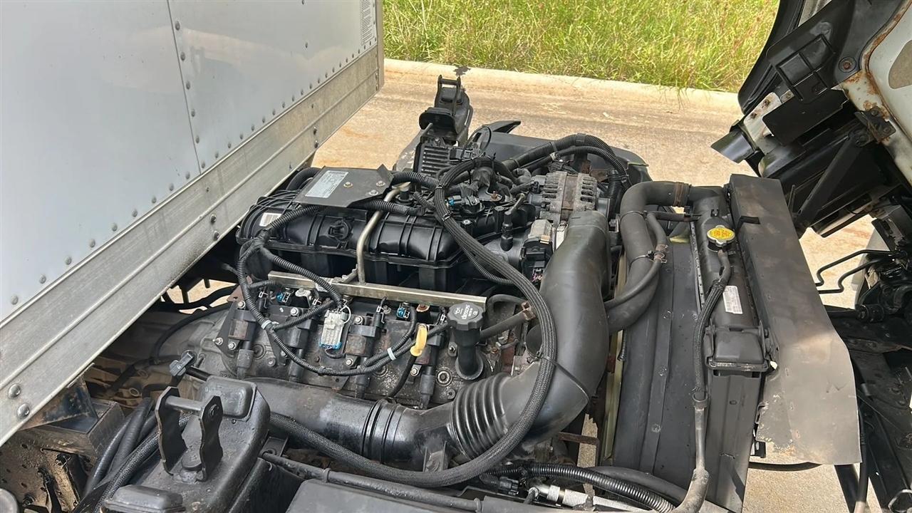 Isuzu NPR  2015