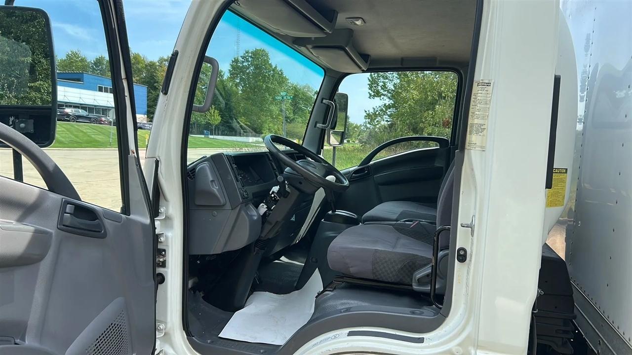 Isuzu NPR  2015