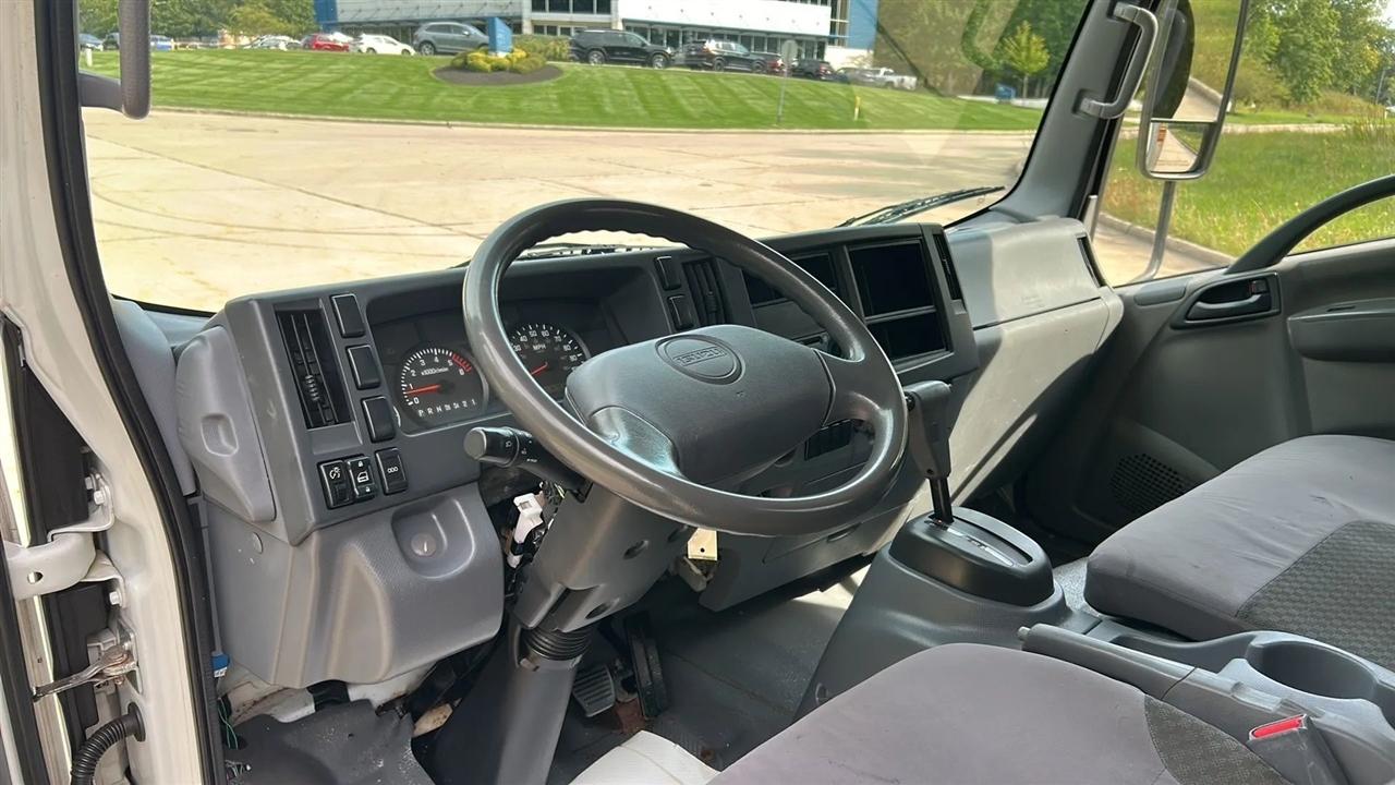Isuzu NPR  2015
