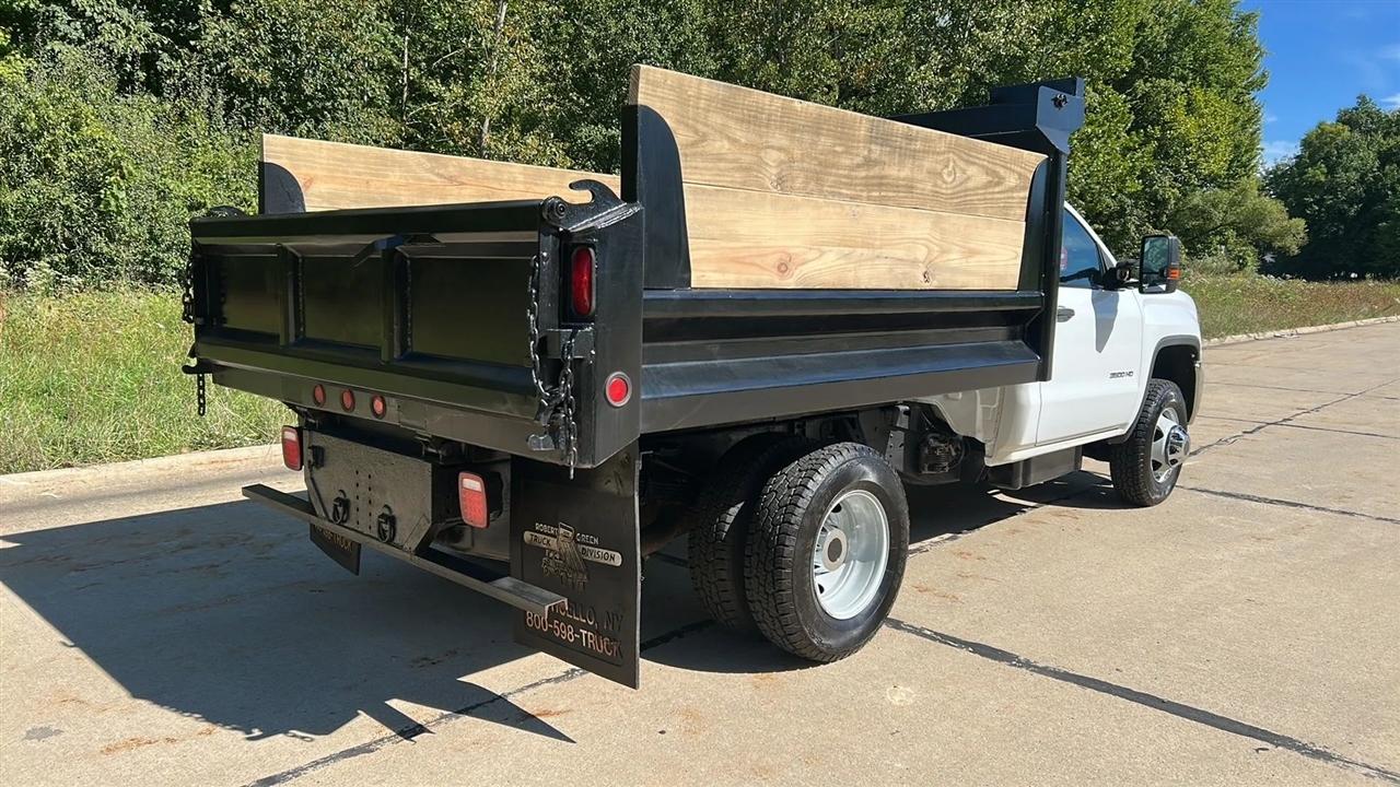 GMC Sierra 3500HD Base Long Box 4WD 2015