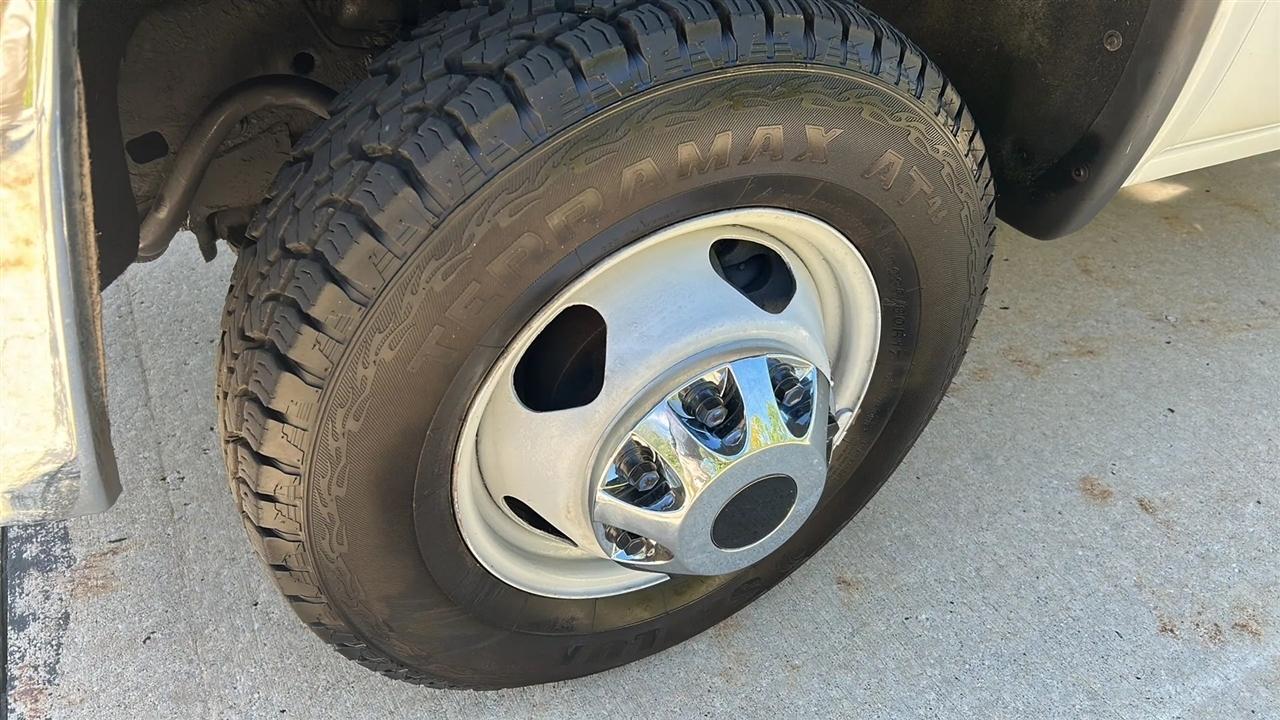 GMC Sierra 3500HD Base Long Box 4WD 2015