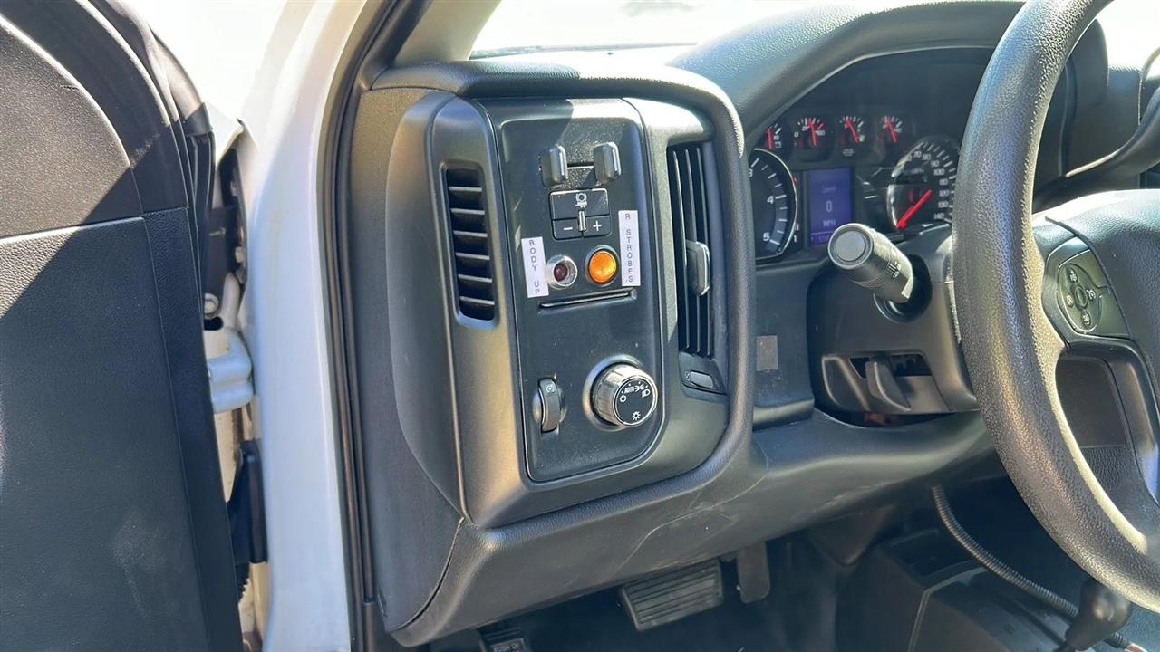 GMC Sierra 3500HD Base Long Box 4WD 2015