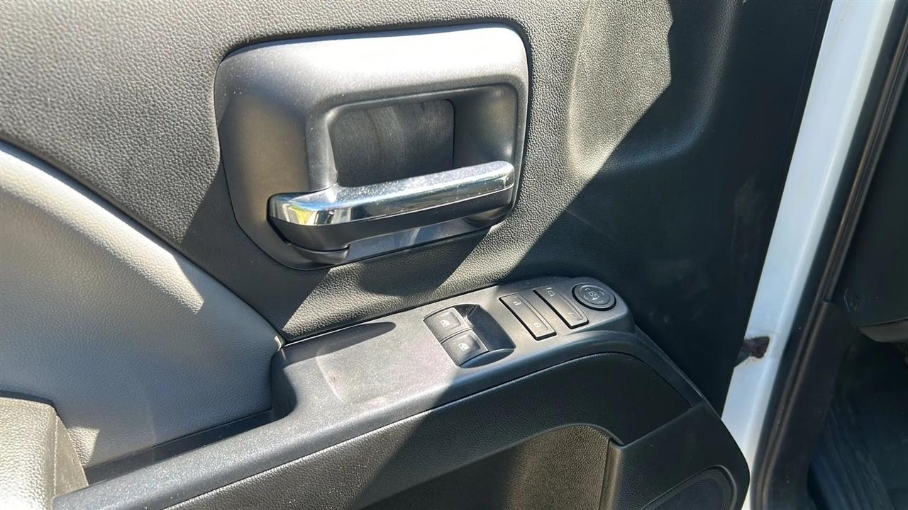 GMC Sierra 3500HD Base Long Box 4WD 2015