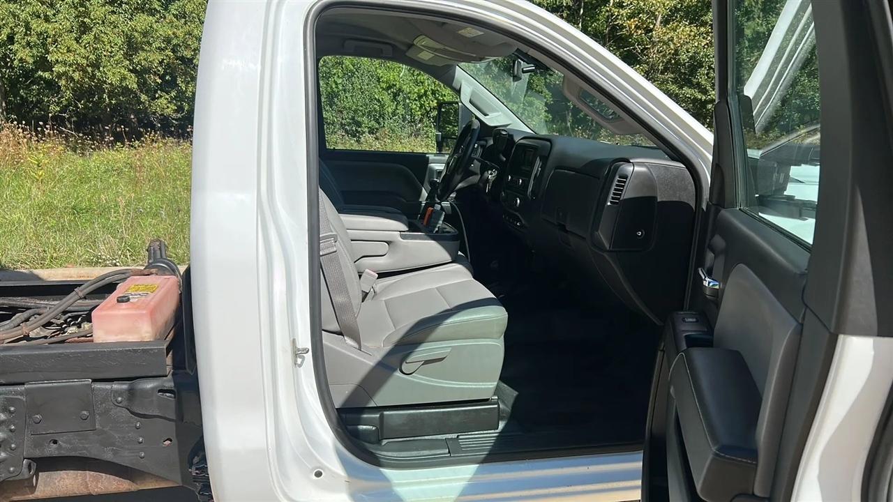 GMC Sierra 3500HD Base Long Box 4WD 2015
