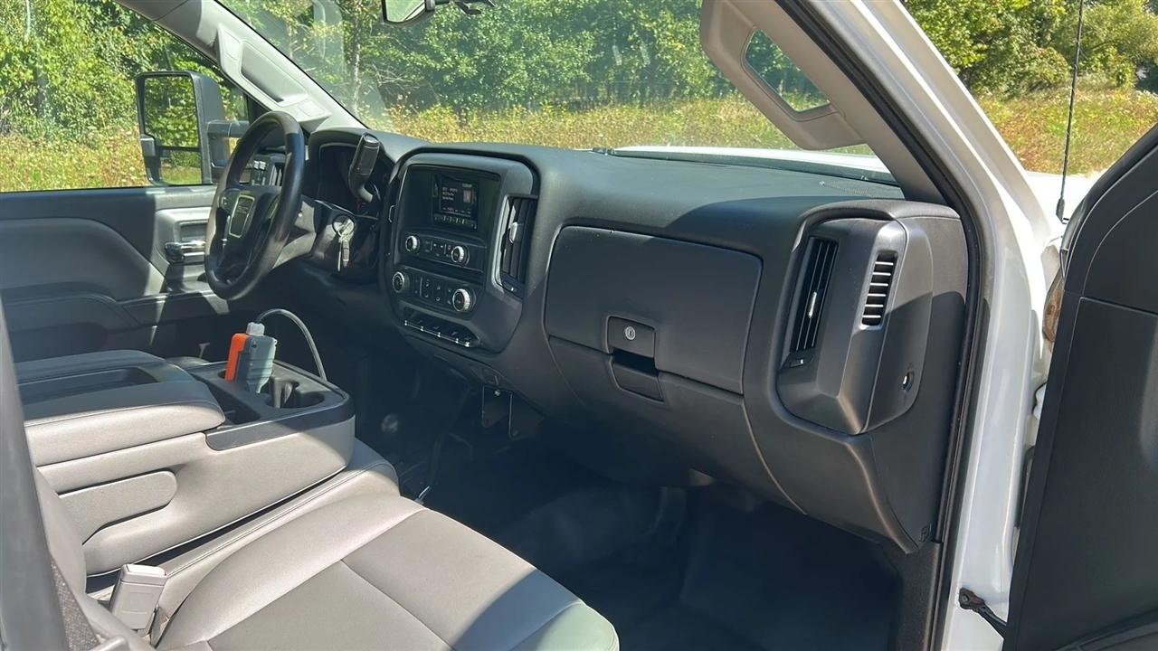 GMC Sierra 3500HD Base Long Box 4WD 2015