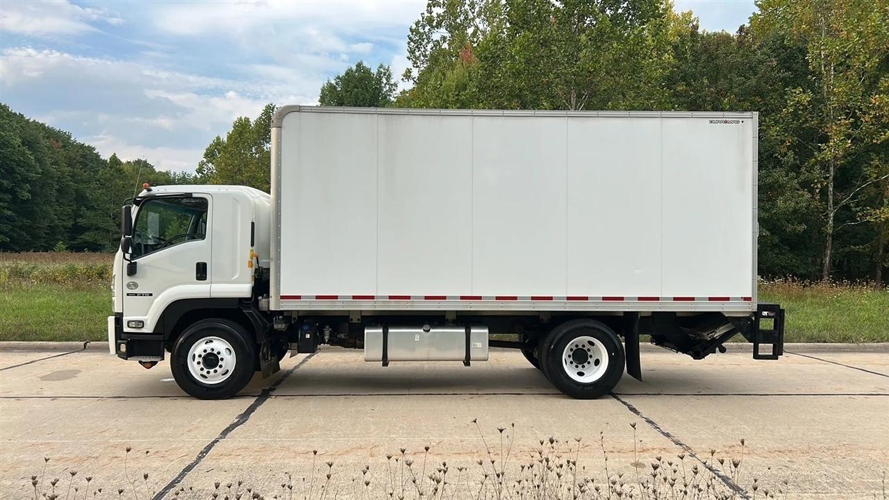 Isuzu Trucks FTR  2019