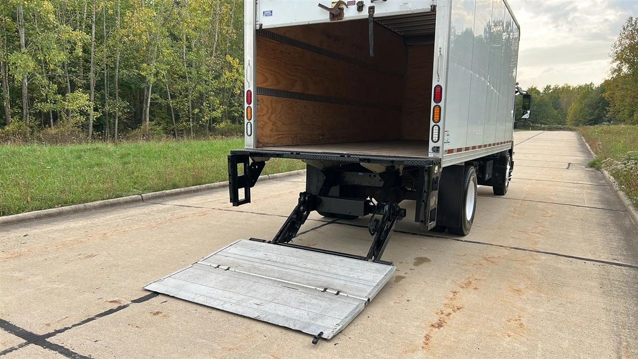 Isuzu Trucks FTR  2019