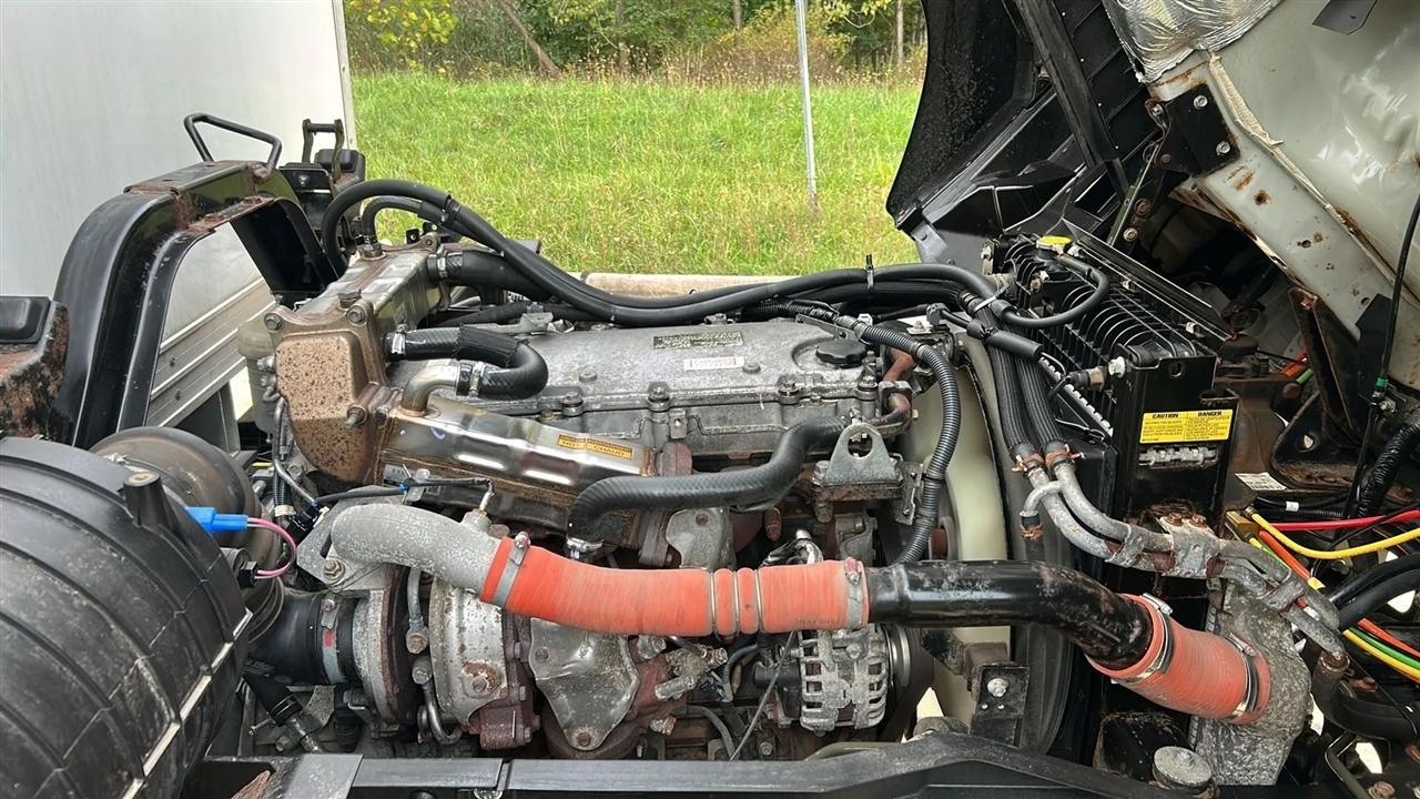 Isuzu Trucks FTR  2019