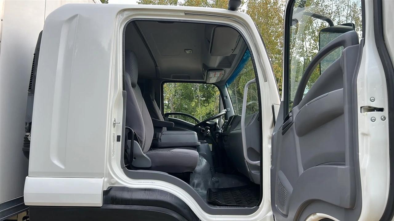 Isuzu Trucks FTR  2019