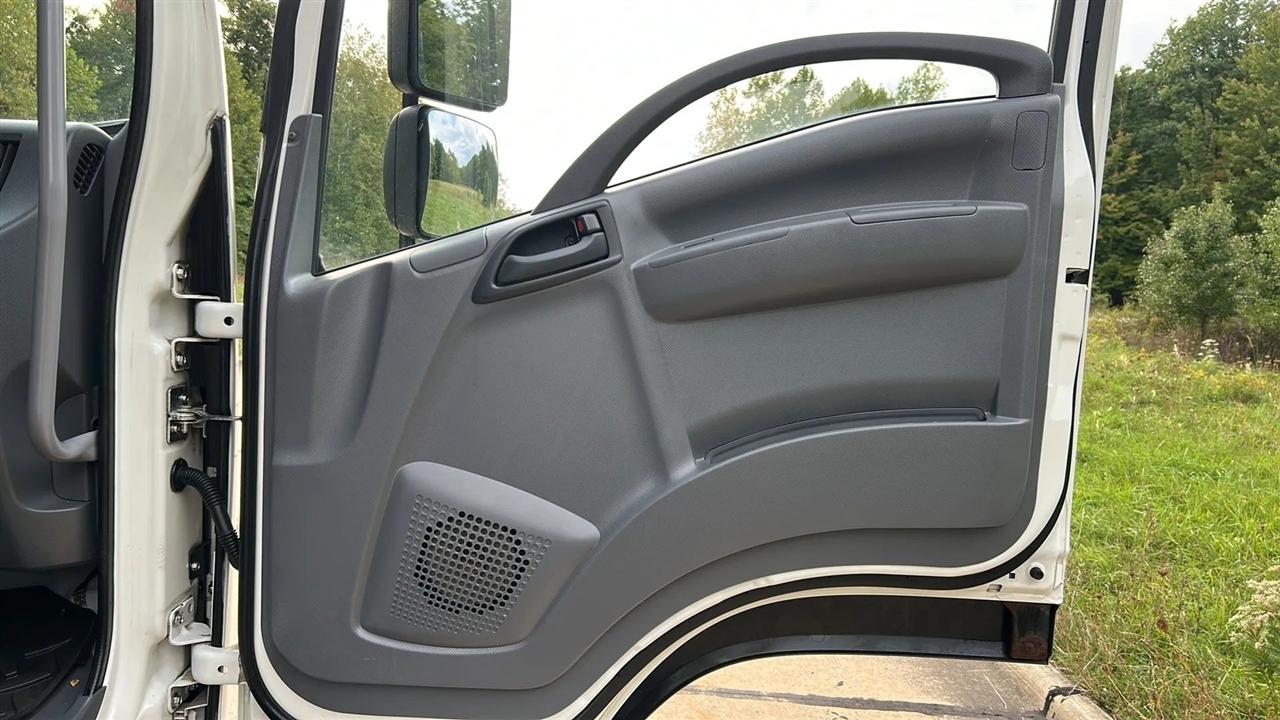 Isuzu Trucks FTR  2019