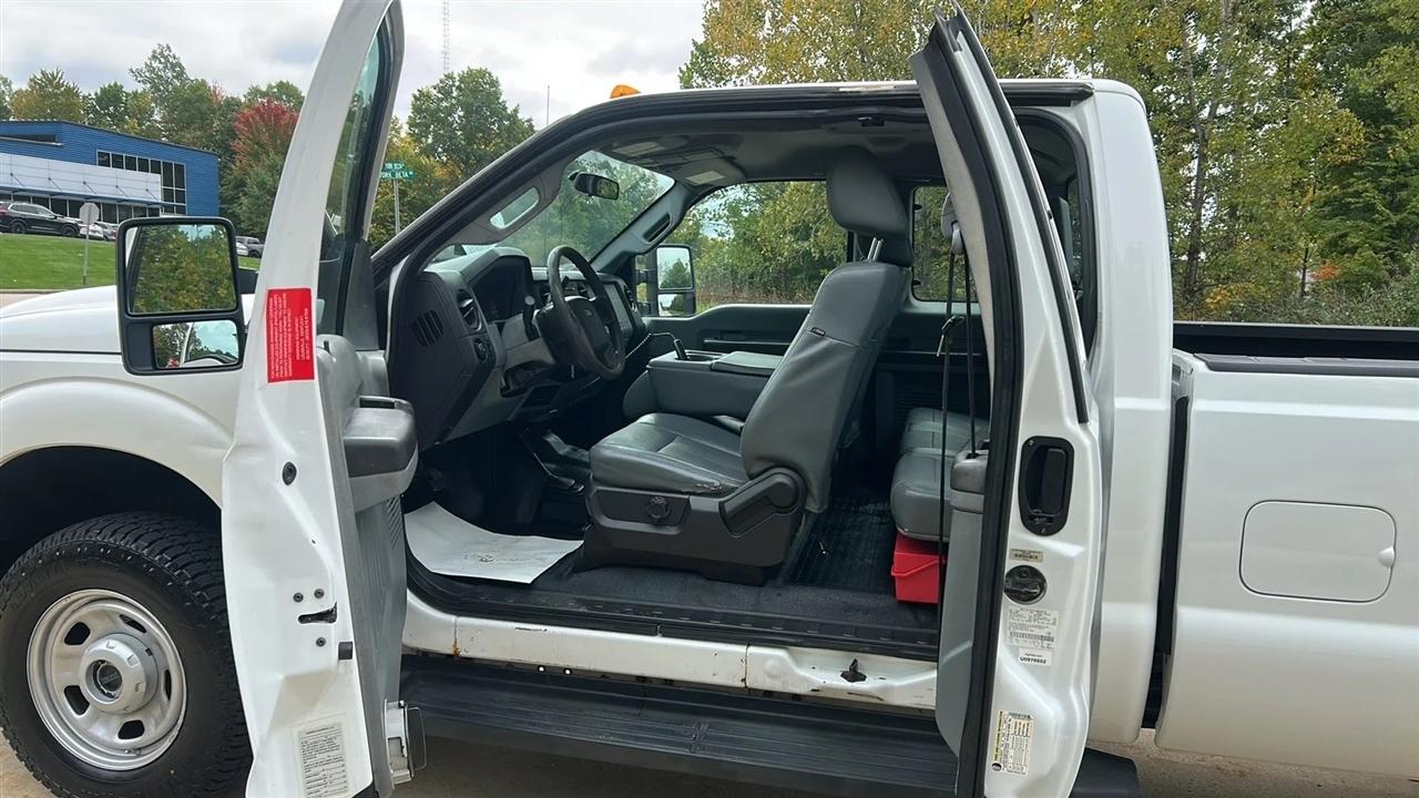 Ford F-350 SD XL SuperCab 4WD 2015