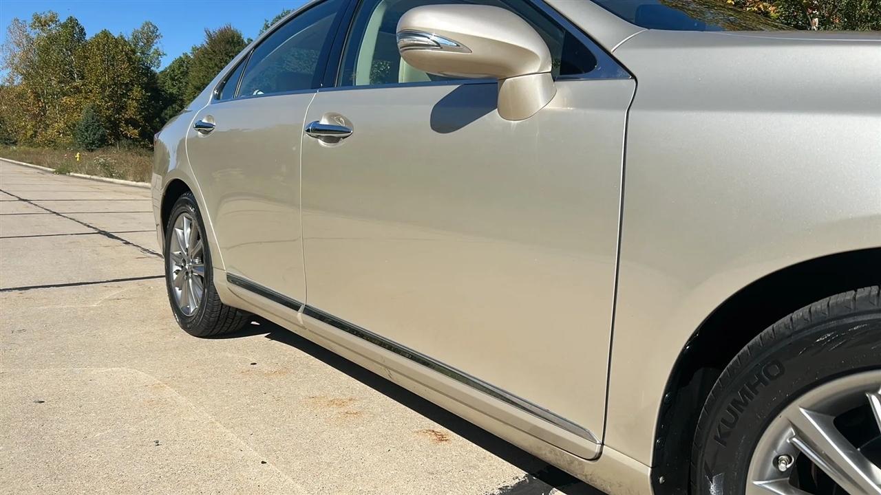 Lexus ES 350 Sedan 2010