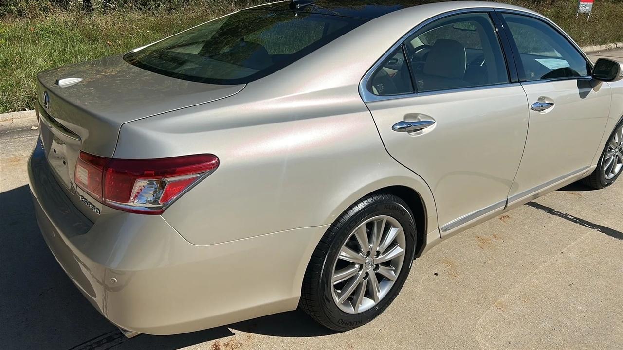 Lexus ES 350 Sedan 2010