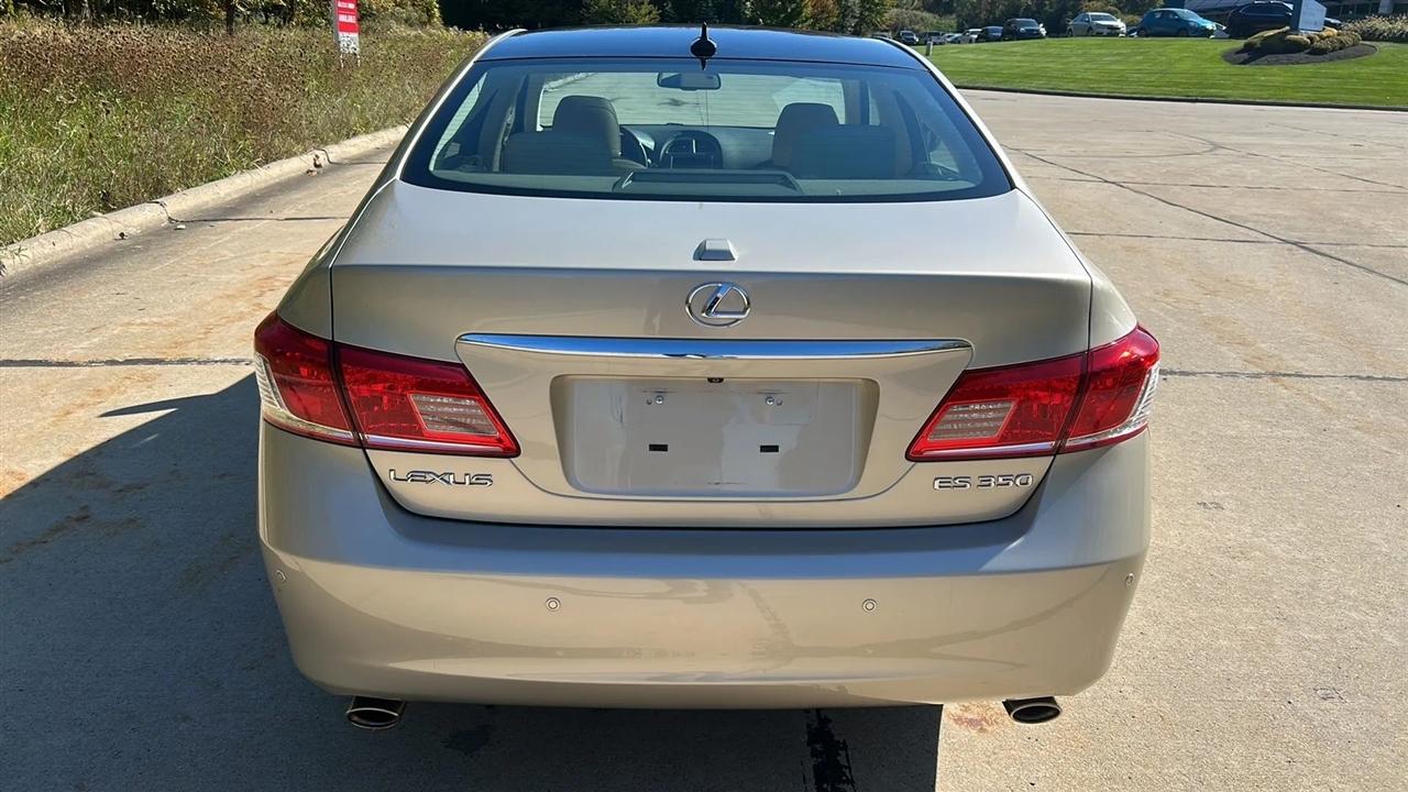 Lexus ES 350 Sedan 2010