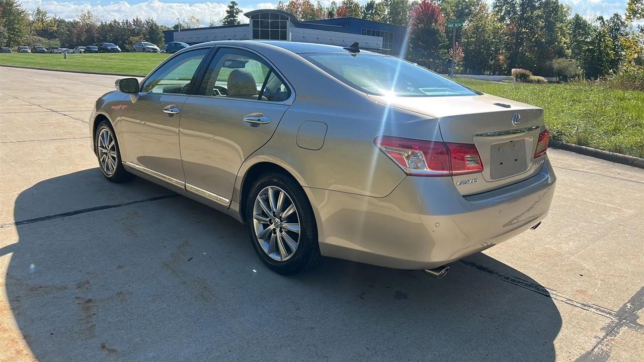 Lexus ES 350 Sedan 2010