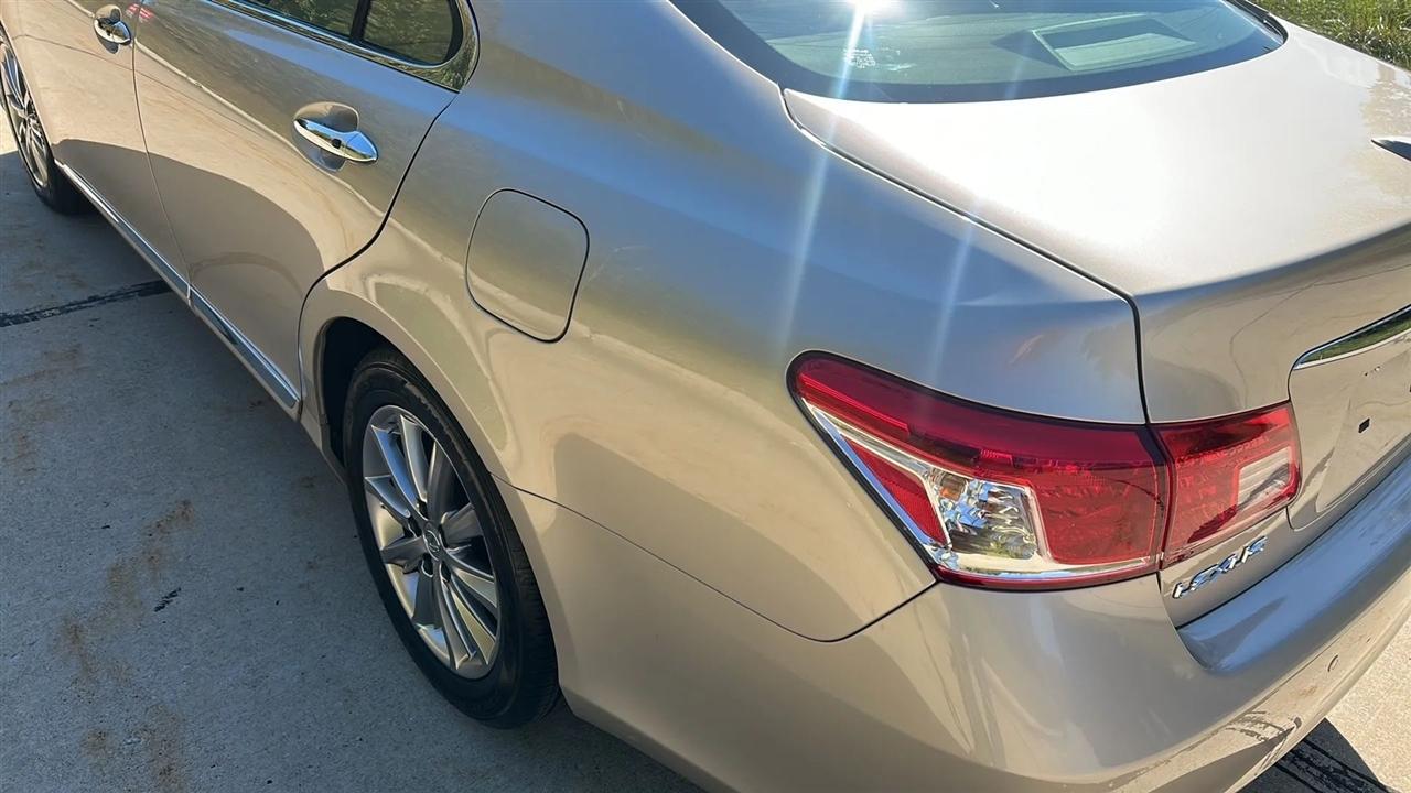 Lexus ES 350 Sedan 2010